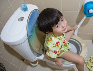 子供の便秘に効果的な対処法 ストレスの排除と水分補給